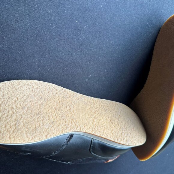 Louis Vuitton Runaway Black Leather Sneakers – Size 7.5 but fits like 8.5 - Picture 8 of 11